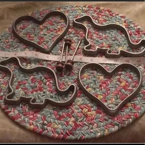 HTF! Dinosaur & Heart Metal Steel Pancake Molds Cooker Candy Cutter Set of 4 🦕♥️